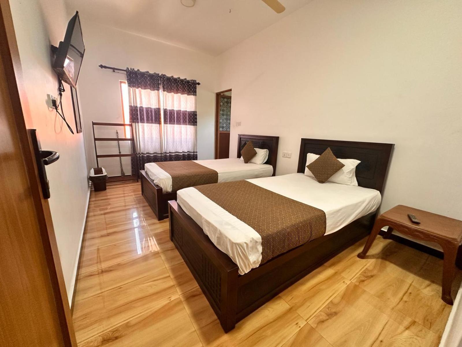 Holiday Villa Trincomalee Exterior foto